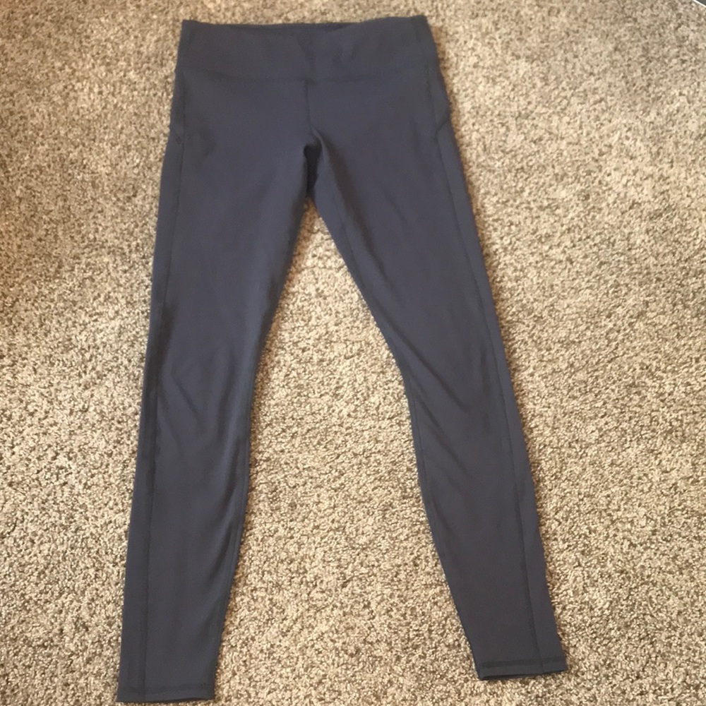 EUC!! Fabletics leggings in a “purple/grey” color…size XS •tag is cut out•